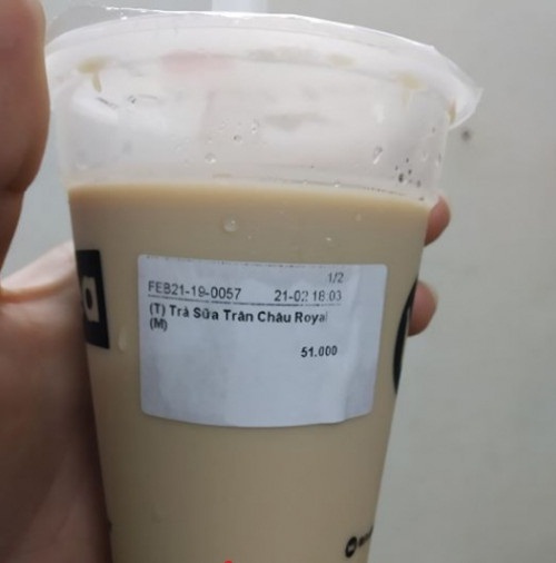 Trà sữa Royal Tea bị tố mất vệ sinh, nhân viên thiếu trách nhiệm
